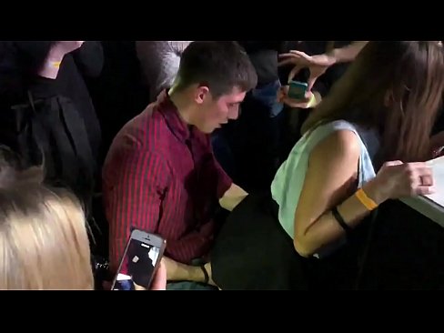 ❤️ Оросын шөнийн клубт жинхэнэ секс. 18 настай орос бүсгүйн хошного, үтрээнд шөнийн цэнгээний газарт галзуу Зовох видео  mn.28films.ru ❌️